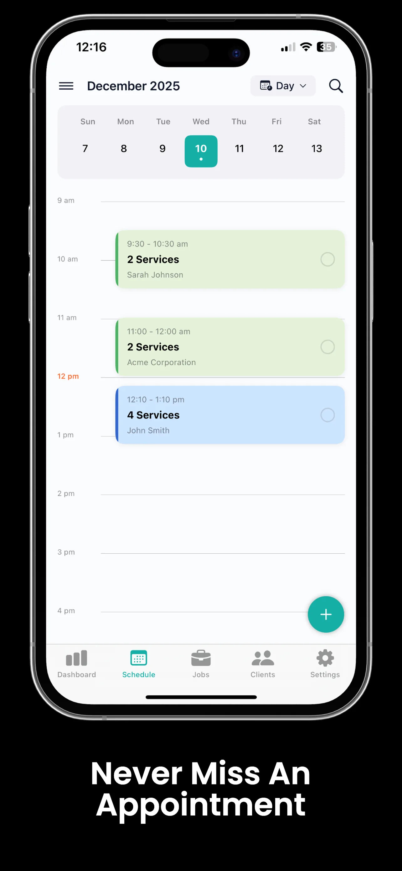 Trackara Pro scheduling calendar showing daily appointments for a mobile mechanic